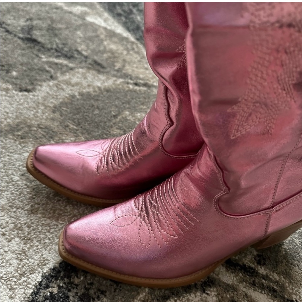 Sexy Metallic Pink Cowgirl boots! - Picture 4 of 6